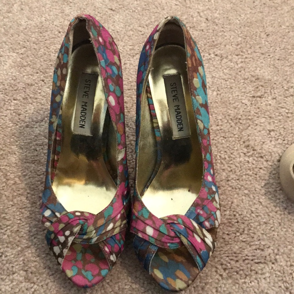 Steve Madden pumps